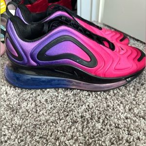Nike Airmax 720 women size 7.5